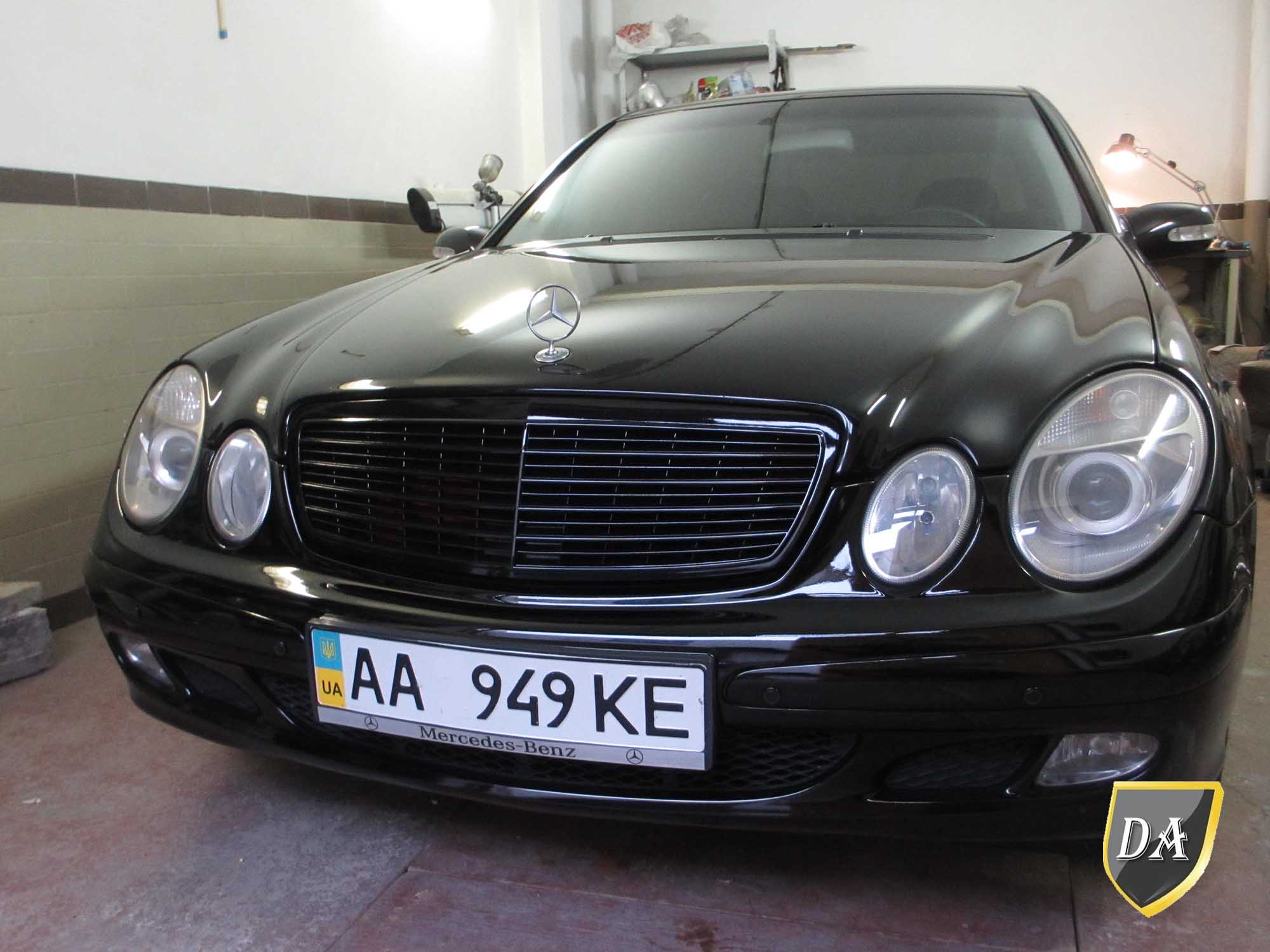 Mercedes — решітка після антихрому